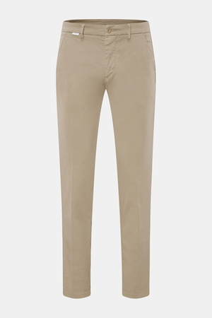 04651 / A trip in a bag - Herren - Chino taupe