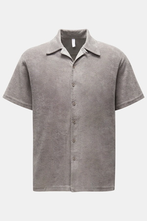 04651 / A trip in a bag - Herren - Frottee-Kurzarmhemd 'Terry Shirt' Kubanischer Kragen grau