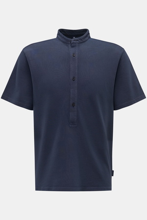 04651 / A trip in a bag - Herren - Piqué Kurzarmhemd 'Guru Tee' Grandad-Kragen navy