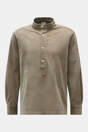 04651 / A trip in a bag - Herren - Popover-Cordhemd Grandad-Kragen taupe