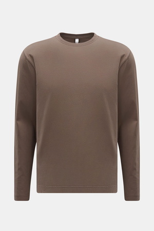 04651 / A trip in a bag - Herren - Rundhals-Longsleeve taupe