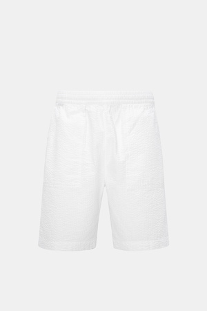 04651 / A trip in a bag - Herren - Seersucker-Shorts weiß
