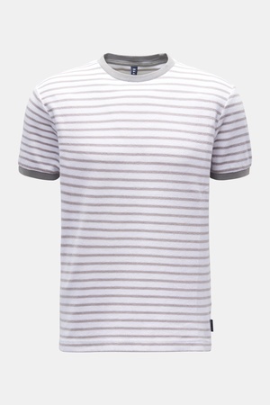 04651 / A trip in a bag - Herren - Frottee Rundhals-T-Shirt 'Terry Stripe Tee' grau/weiß gestreift